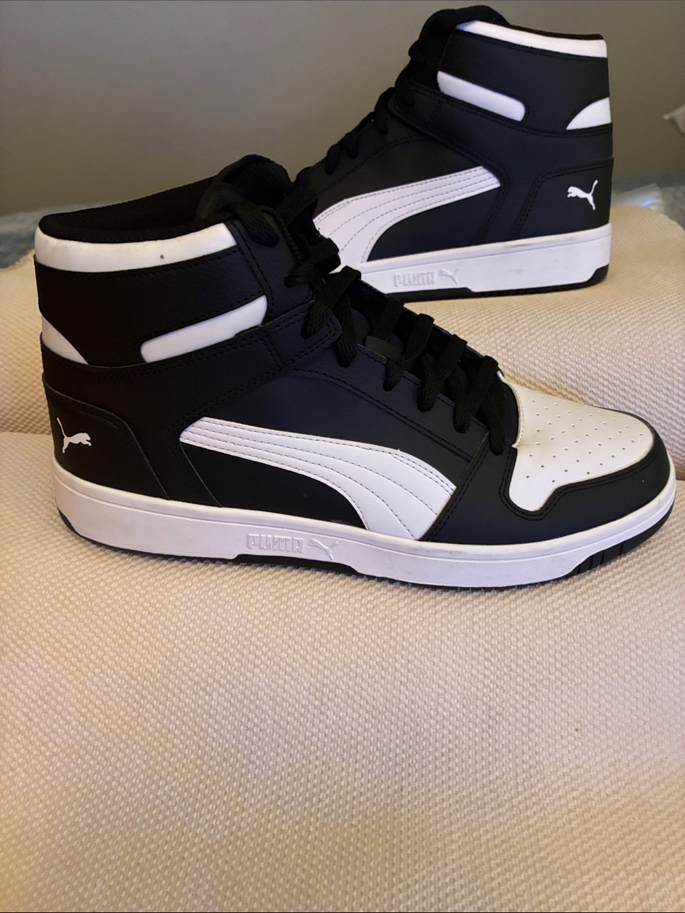 Puma Rebound LsyUp Men’s Black and White High-Top Sneakers-NWOT or box